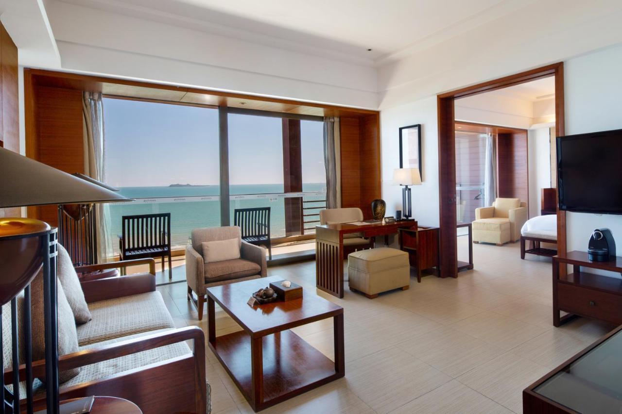 Pullman Oceanview Sanya Bay Resort & Spa Exterior foto