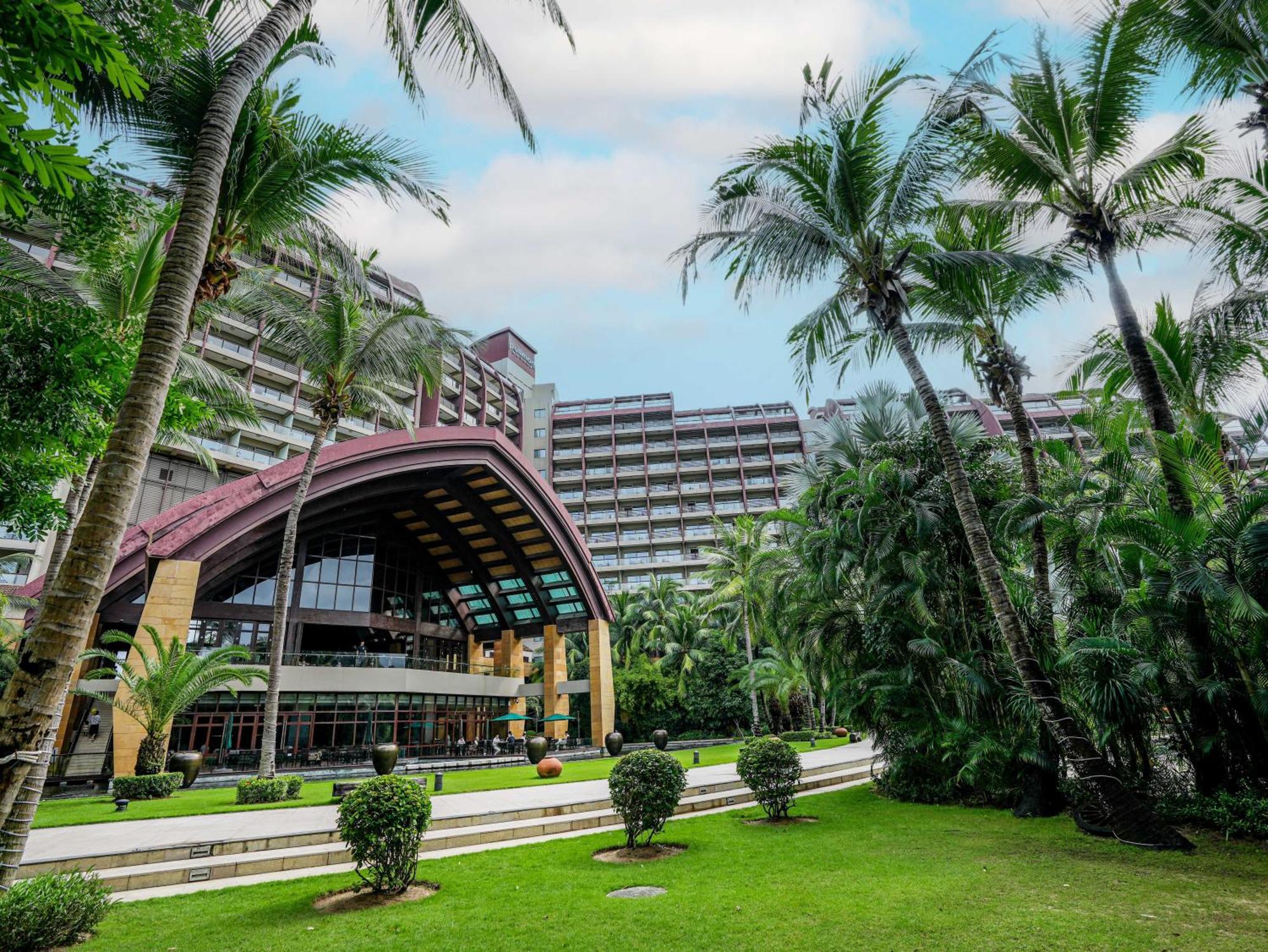 Pullman Oceanview Sanya Bay Resort & Spa Exterior foto